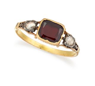 A LATE 18TH/EARLY NINETEENTH CENTURY GARNET AND RUBY RING, 