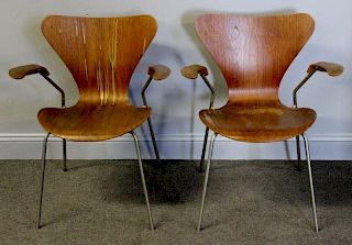 Arne Jacobsen for Fritz Hansen Series 7 Arm Chairs