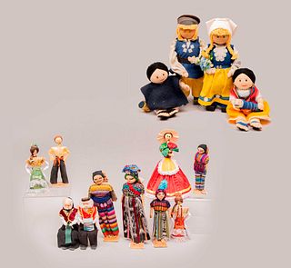 Lote de 14 muñecos. Diferentes orígenes. SXX. Elaborados en madera, hoja de maíz, textil y cartón. Ataviados con vestimentas típicas.