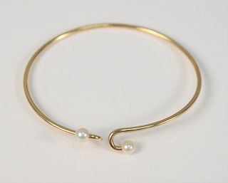 14K gold Tiffany & Co. bracelet set with two pearls, 7.8 gr.
