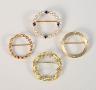 Four piece gold lot with four circular pins, 13.6 gr. Provenance: Estate of Dr. Thomas & Alice Kugelman, Bloomfield, Connecticut.