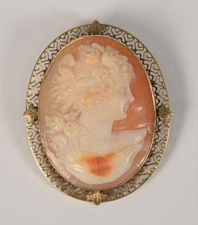 14K and shell cameo pendant/brooch, total weight 11.7 gr. Provenance: Estate of Dr. Thomas & Alice Kugelman, Bloomfield, Connecticut.