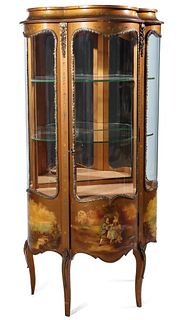 AN EARLY 20TH C. VERNIS MARTIN STYLE VITRINE - AS FOUND