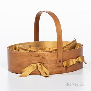 Shaker Oval Sewing Carrier, Alfred, Maine, early 20th century, the box lined with yellow silk, with needlecase and pincushion, bottom s