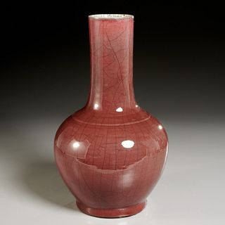 Chinese porcelain peach bloom crackleware vase
