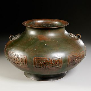 Large Chinese bronze pou form vessel