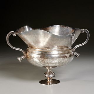 Bichierogra Pampaloni, large hammered silver vase