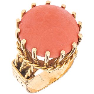 CORAL RING. 18K YELLOW GOLD
