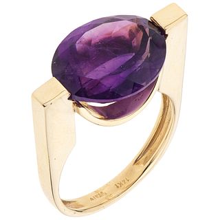 RING WITH AMETHYST. 14K YELLOW GOLD