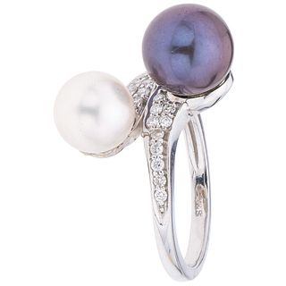 TAHITIAN PEARL, CULTURED PEARL AND DIAMONDS RING. 14K WHITE GOLD