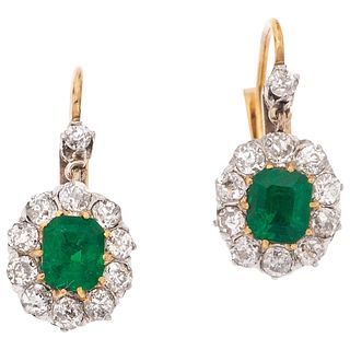 EARRINGS WITH EMERALDS AND DIAMONDS. PLATINUM, 18K AND 10K YELLOW GOLD