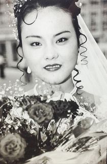 Black and White Photo of a bride by Larry Silver