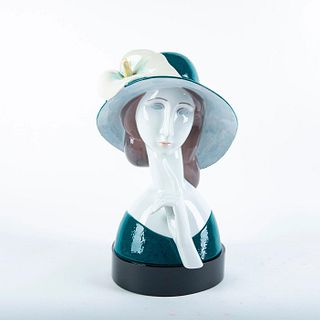 Lladro Bust, Woman With Hat And Calla Lilly 01008386