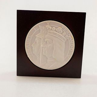 Lladro Porcelain Figure, New World Medallion 01015808
