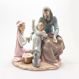 Lladro Porcelain Figurine, The Loving Family 01005848
