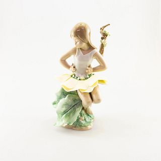 Lladro Porcelain Figure, In A Magical Garden 1006877