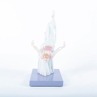 Lladro Porcelain Figurine, Giselle Reverence 01008474