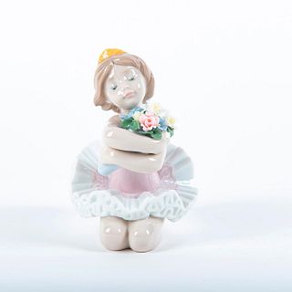Lladro Porcelain Figurine; My Debut 01006764