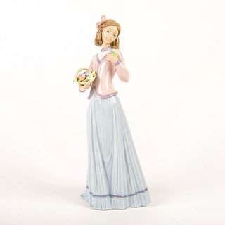 Lladro Porcelain Figurine, Innocence In Bloom 01007644