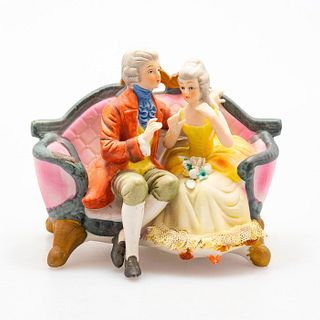 Vintage Royal Crown Cucci Figurine, Courting Couple