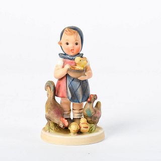 Goebel Hummel Figurine, Feeding Time Girl 199/0