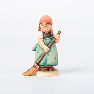 Goebel Hummel Figurine, Little Sweeper Girl 171