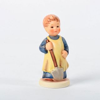 Goebel Hummel Porcelain Figurine, Garden Treasure 727