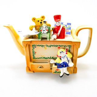 Swineside Toy Chest Teapot