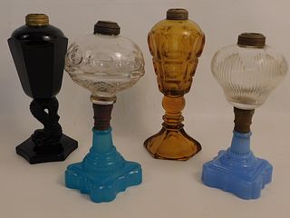 4 GLASS OIL LAMPS INCLUDING SANDWICH