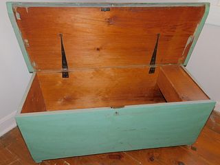 ANTIQUE GREEN SEA CHEST TRUNK