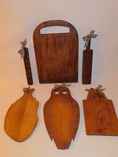 6 ANTIQUE CUTTING BOARDS & MOLDS 