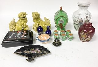 Grouping of Chinese & Japanese Decorative Items