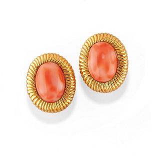 A 18K yellow gold and coral earclips