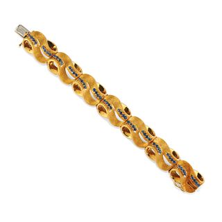 A 18K yellow gold and sapphire bracelet