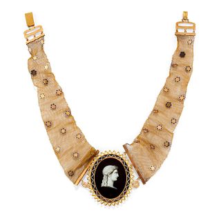 A 18K yellow gold and enamel necklace, 19th Century