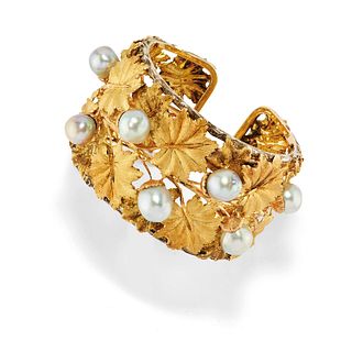 Mario Buccellati - A 18K two-color gold and cultured pearl bangle, Mario Buccellati
