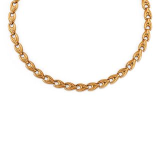 A 18K yellow gold necklace