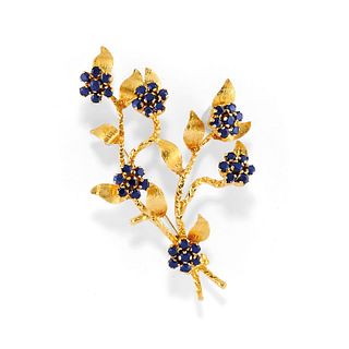 A 18K yellow gold and sapphire brooch