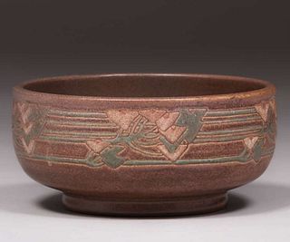 Elizabeth & Hannah Overbeck Pottery Carved Bowl c1920s