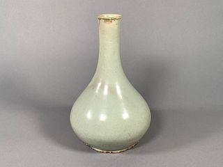 Korean Bottle Vase, Choson Dynasty, 19thc.