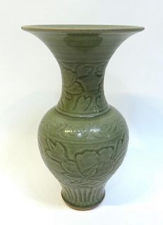 Song Style Celadon Trumpet Topped Vase