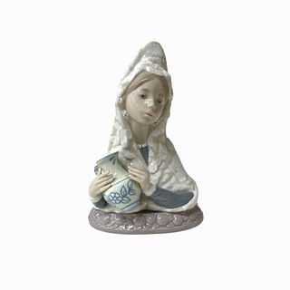 Lladro Porcelain Woman Figurine