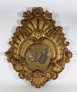 Plafón en madera tallada, policromada y dorada con decoración de escudos heráldicos. España, siglo XIX.