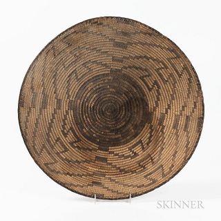 Pima Coiled Basketry Tray, first quarter 20th century, flat bottom with flared sides, decorated with a radiating maze pattern, ht. 4, w