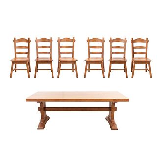 Comedor. Siglo XX. Estructura de madera. Consta de: Juego de 6 sillas y mesa.