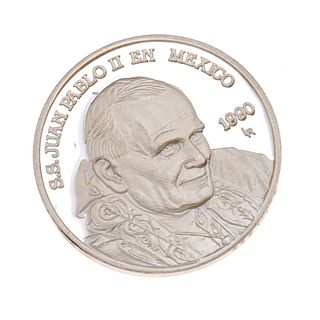 Medalla en plata .999. Imagen de S.S Juan Pablo II y Virgen de Guadalupe. Peso: 30.3 g.
