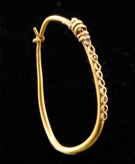 Roman Gold Earring w/ Filigree