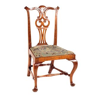 Federal Walnut Queen Anne Side Chair