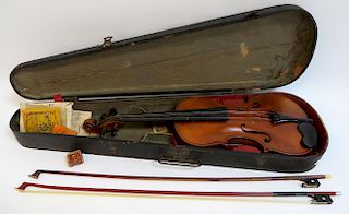 Antique Violin With Bows