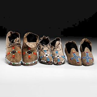 Central Plains Child Beaded Hide Moccasins From a Minnesota Collection 